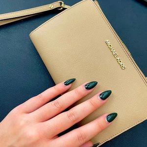 Michael Kors Wristlet Wallet